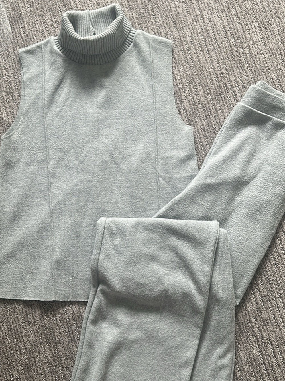 Sleeveless Turtleneck Top and Matching Pants Set - Light grey